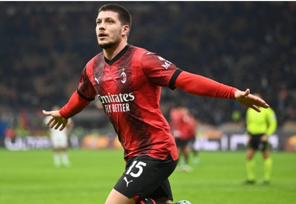 El Sevilla descarta la posibilidad de fichar a Jovic en enero El Sevilla descarta la posibilidad de fichar a Jovic en enero