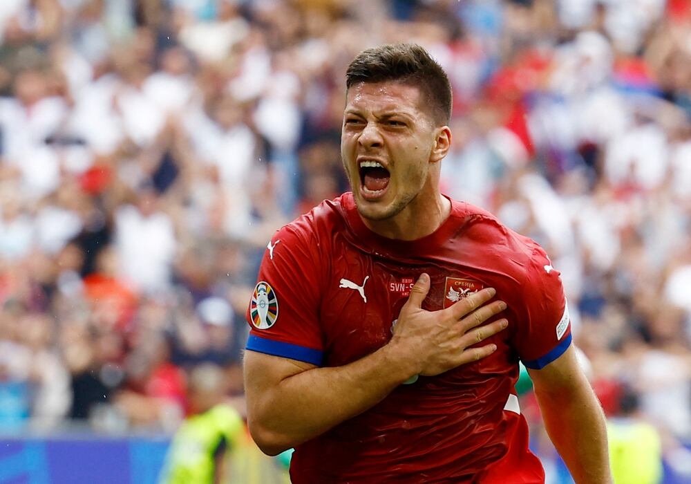 El Real Madrid ofrece a Luka Jovic al Sevilla: ¿Un nuevo capítulo en su carrera? El Real Madrid ofrece a Luka Jovic al Sevilla: ¿Un nuevo capítulo en su carrera?
