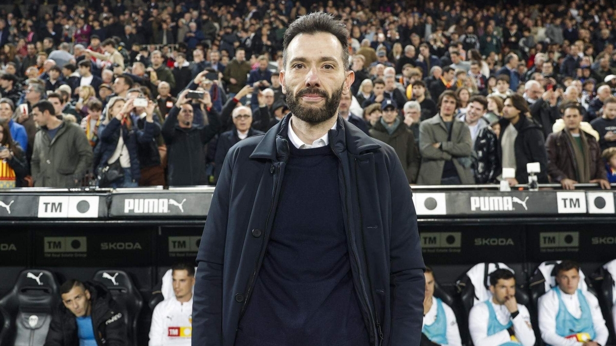 Valencia busca tercer fichaje para mejorar temporada: Interés en Eljif Elmas Valencia busca tercer fichaje para mejorar temporada: Interés en Eljif Elmas