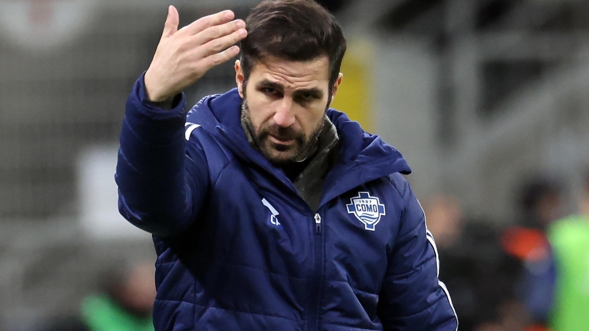 Fàbregas busca reforzar al Como con la incorporación de Eric García Fàbregas busca reforzar al Como con la incorporación de Eric García