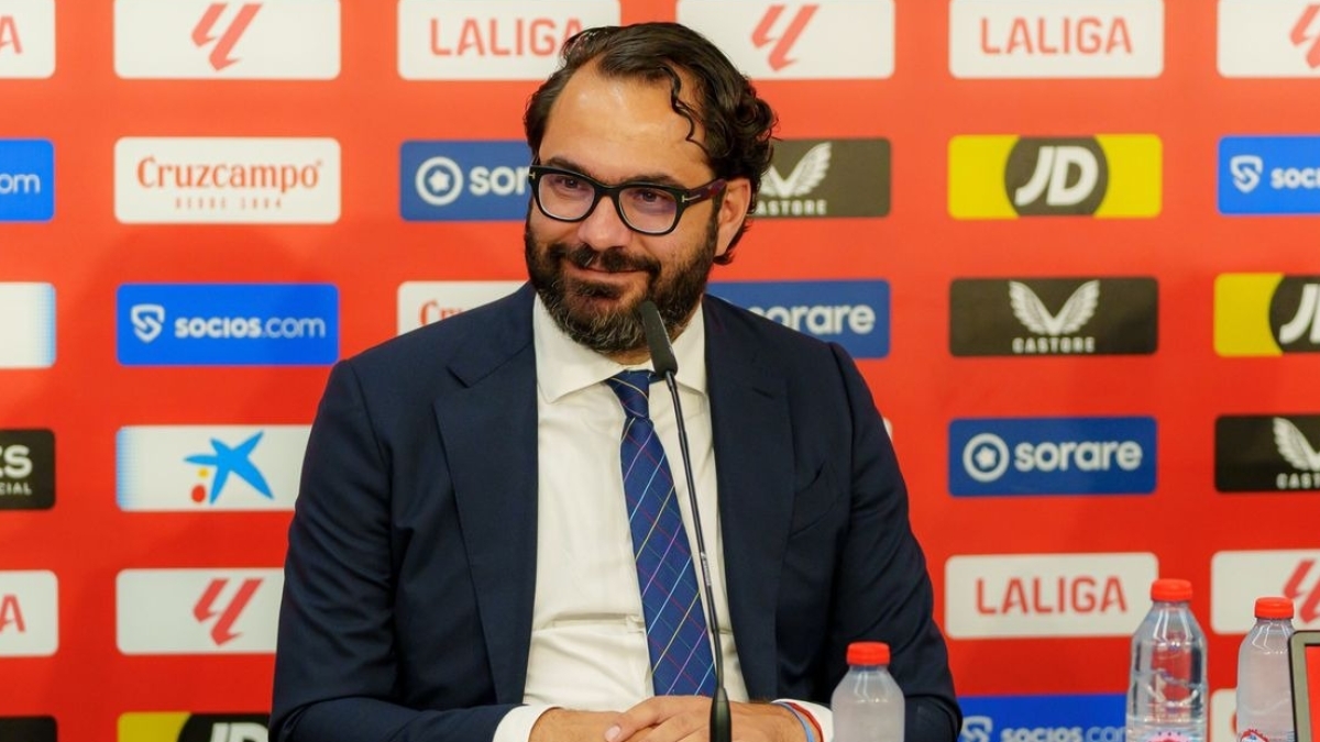 El Sevilla suma su segundo fichaje invernal con la llegada de Akor Adams El Sevilla suma su segundo fichaje invernal con la llegada de Akor Adams