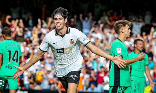 El FC Barcelona sigue de cerca a Javi Guerra El FC Barcelona sigue de cerca a Javi Guerra