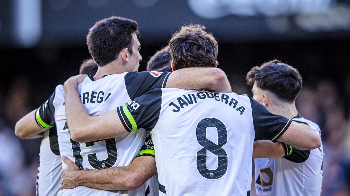 Oferta de 10 millones rechazada por Valencia en mercado de fichajes Oferta de 10 millones rechazada por Valencia en mercado de fichajes
