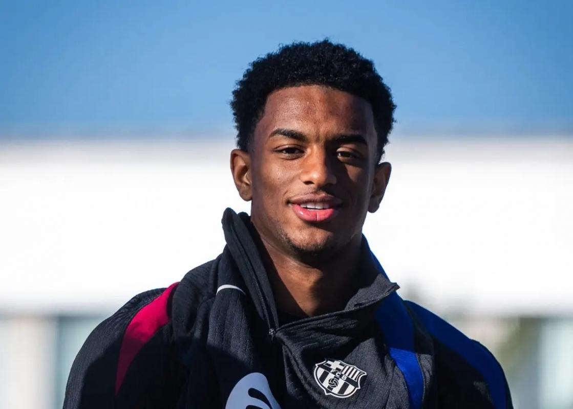Alejandro Balde cautiva a Manchester United con su talento Alejandro Balde cautiva a Manchester United con su talento
