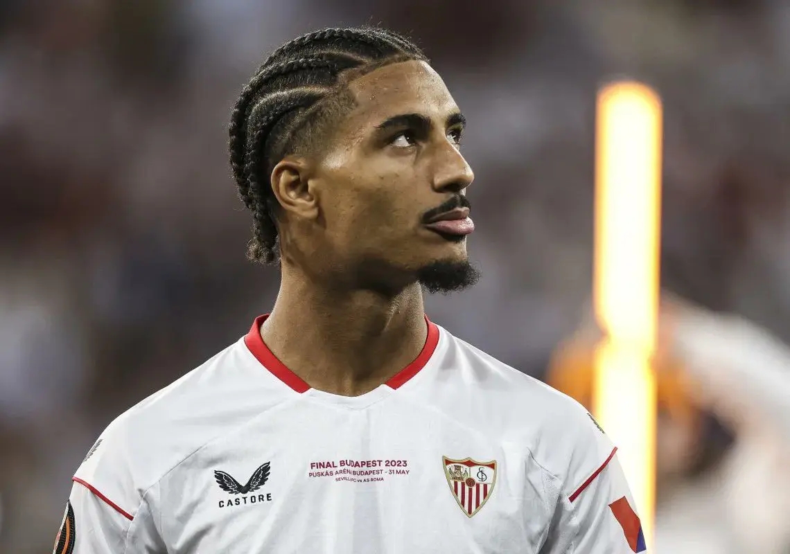 El Chelsea se interesa en Loïc Badé El Chelsea se interesa en Loïc Badé
