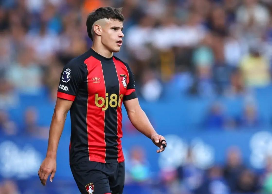 El Real Madrid sigue de cerca a Milos Kerkez El Real Madrid sigue de cerca a Milos Kerkez