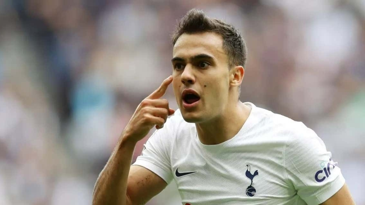 La Real Sociedad se interesa en Sergio Reguilón para reforzar su plantilla La Real Sociedad se interesa en Sergio Reguilón para reforzar su plantilla