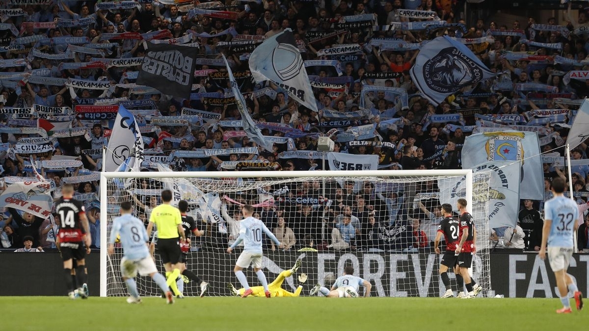 Broja, el futbolista relegado del Chelsea que llama la atención del Celta de Vigo Broja, el futbolista relegado del Chelsea que llama la atención del Celta de Vigo