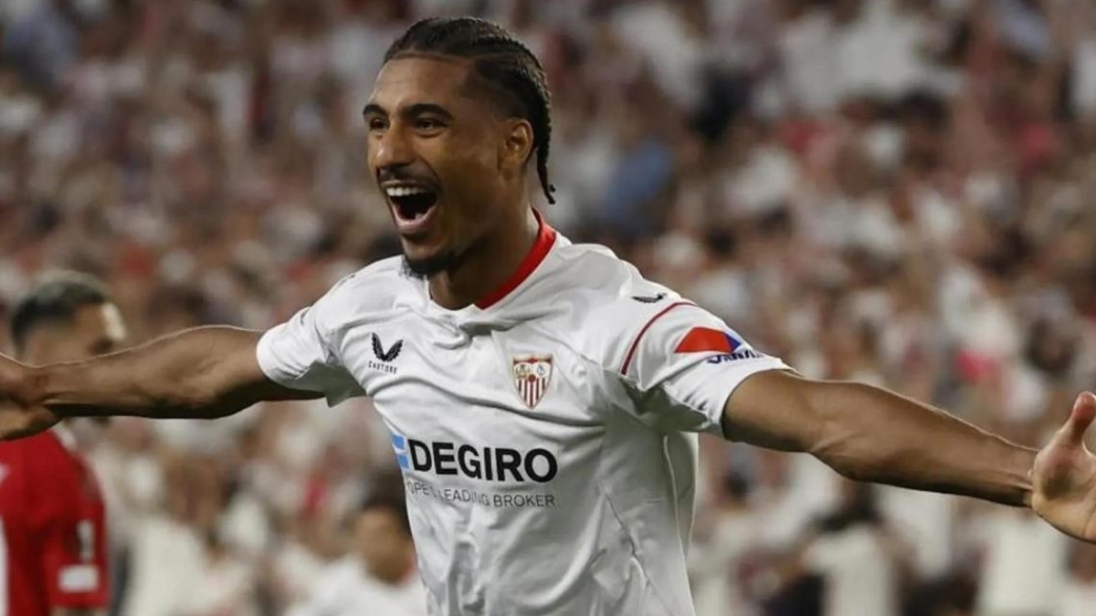 Oferta millonaria por Loïc Badé: ¿Se quedará en el Sevilla FC? Oferta millonaria por Loïc Badé: ¿Se quedará en el Sevilla FC?